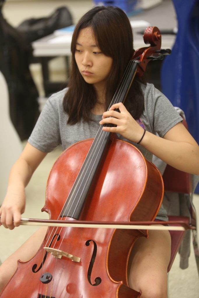Cellist att Rehearsal